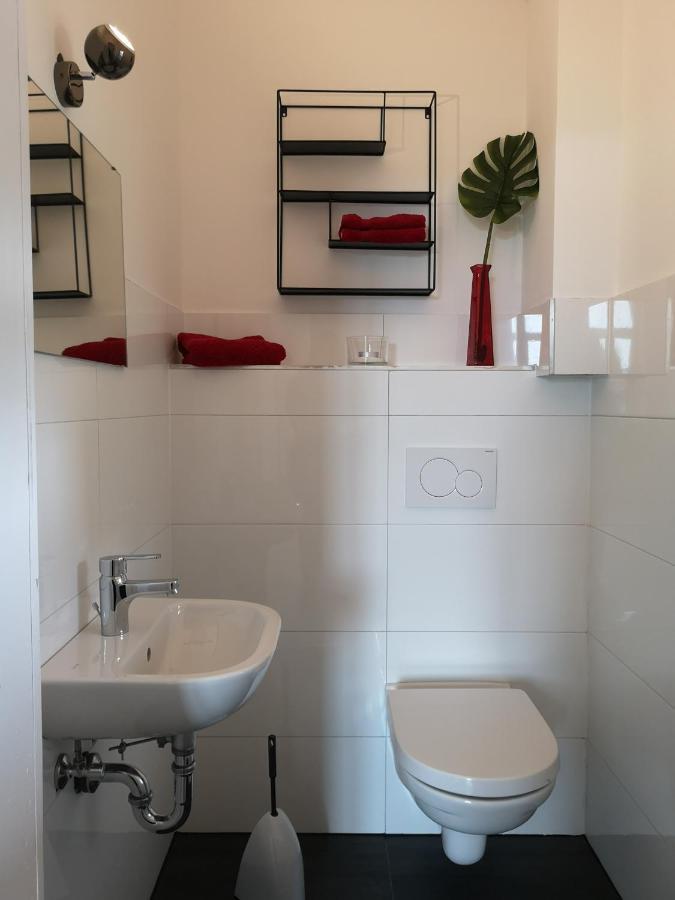 Ferienwohnung Im Bahnhof Luegde Esterno foto