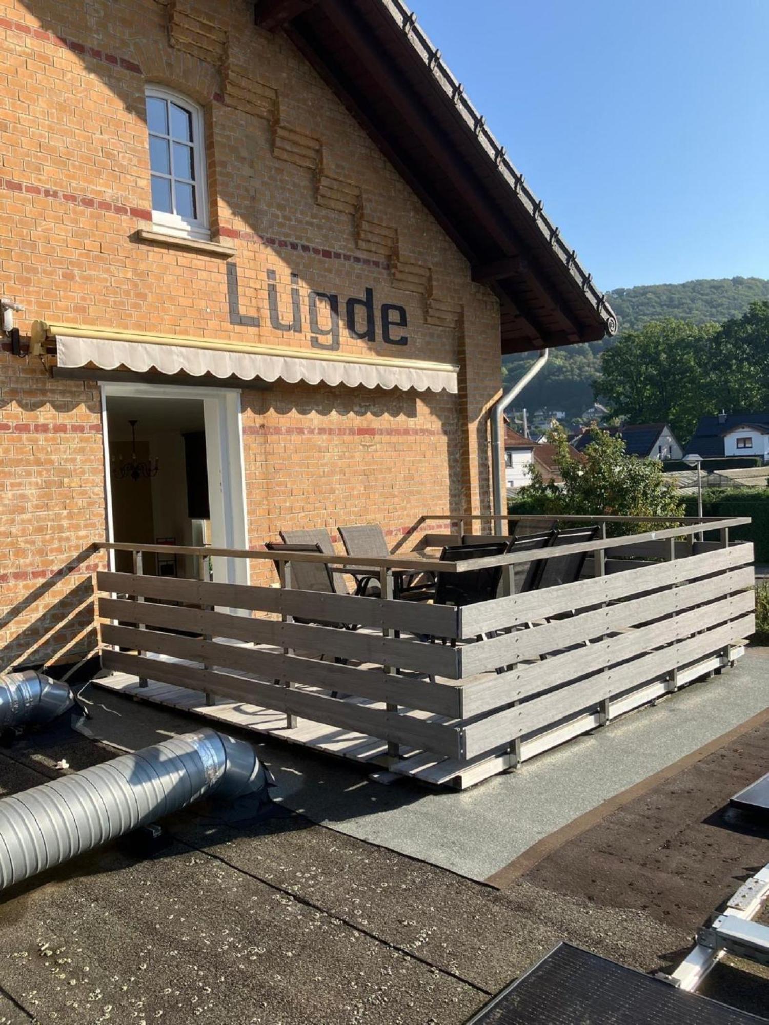 Ferienwohnung Im Bahnhof Luegde Esterno foto